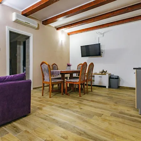 Vila Luxury With A Swimming Pool Benkovac, Zagora - 20927 *