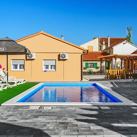 Luxury With A Swimming Pool Benkovac, Zagora - 20927 Villa *
