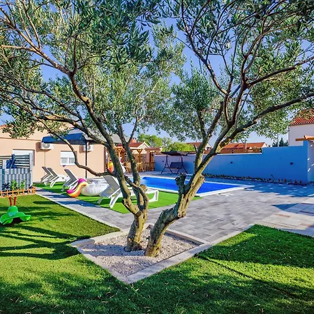 Luxury With A Swimming Pool Benkovac, Zagora - 20927 ヴィラ