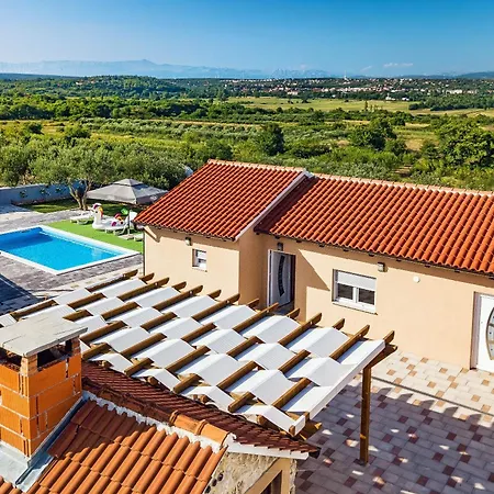 Luxury With A Swimming Pool Benkovac, Zagora - 20927